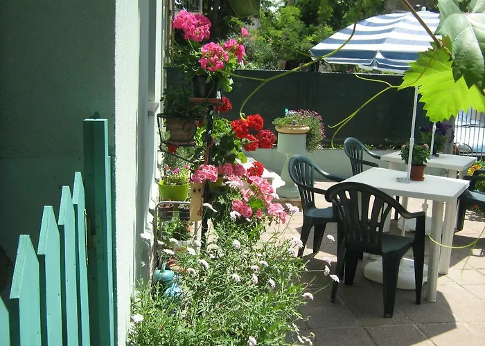 Bed & Breakfast Sirenapop Concept *